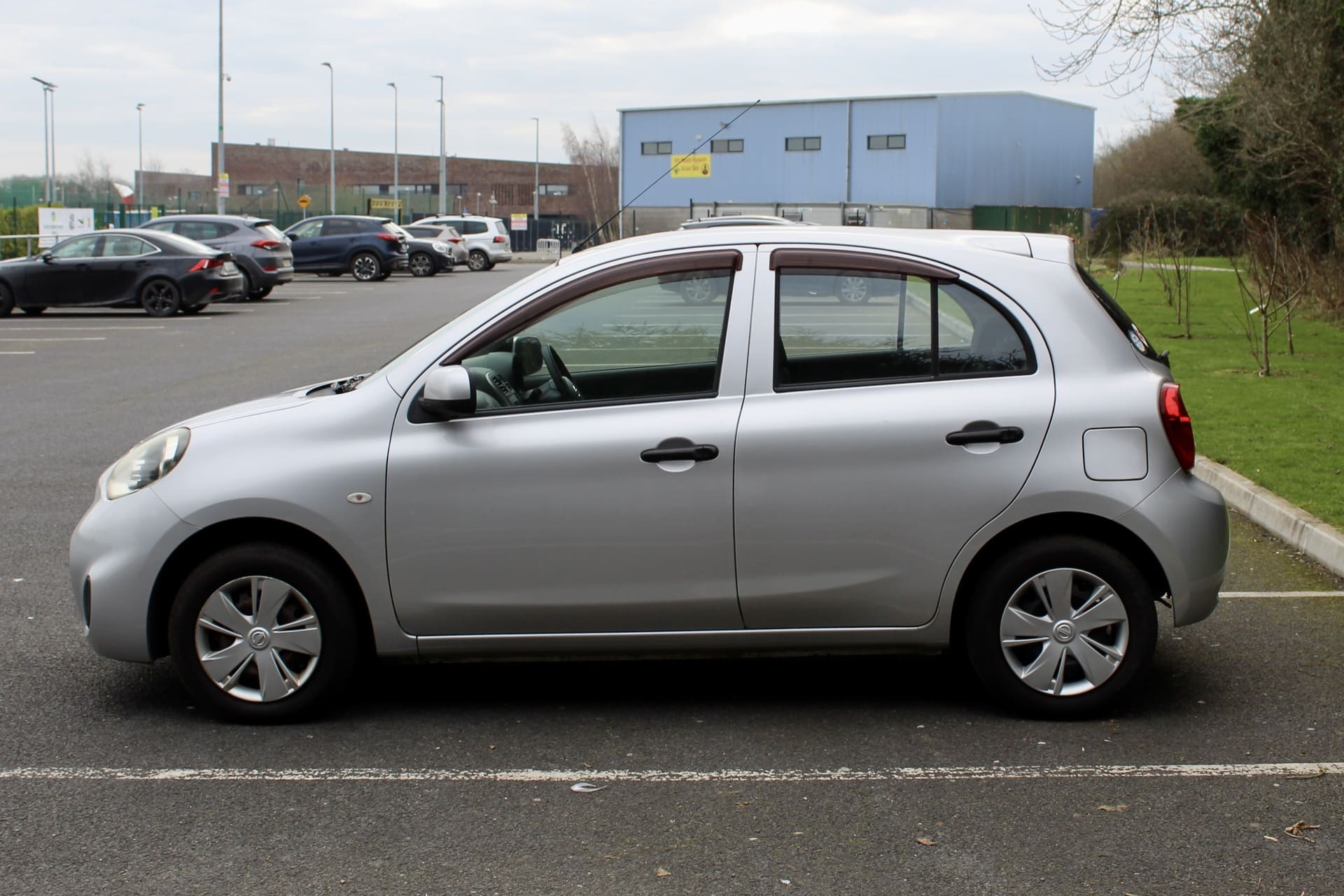 Nissan March